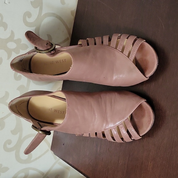 NINE WEST Sandal - Picture 3 of 3